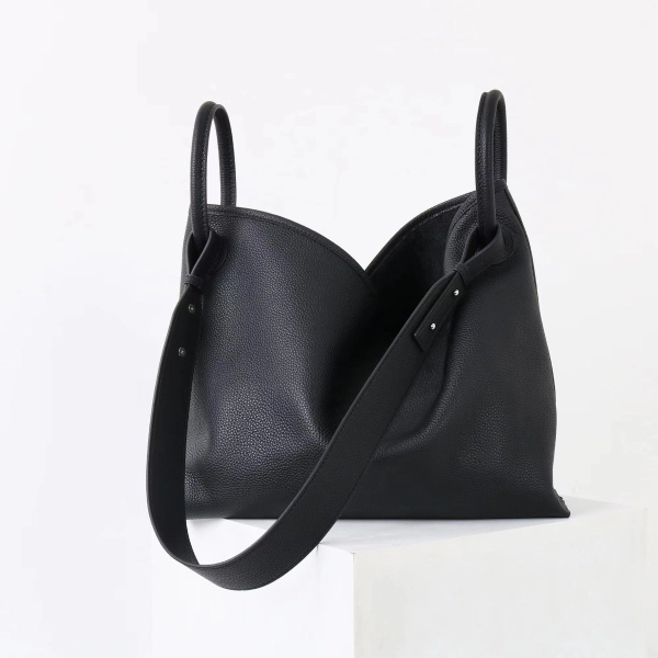 Black Bucket Shoulder Bag - Image 3